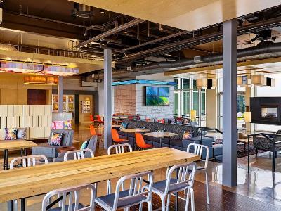 Aloft Denver Airport At Gateway Park Hotel